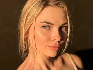 Streamate Live Sex Cam of Tina_Candy