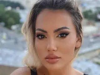 Streamate Watch Live Sex Cams of CelineHuddson