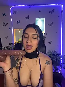 Stripchat Live Sex Cam of Lia-mitch