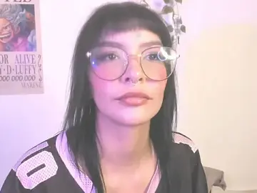 Stripchat Sex Cam of Luna-Chann
