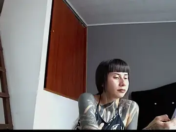 Stripchat Adult Webcams of Emilia_1995
