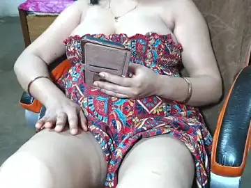Stripchat Sex Cam of Cute_Mahi22