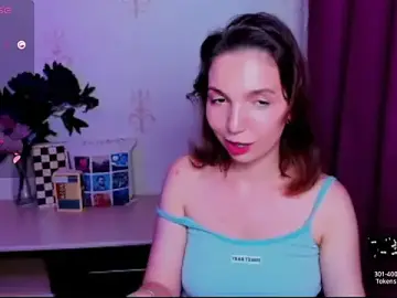 Stripchat Free Porn Cam of KindHazelHere_