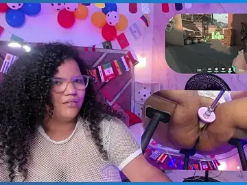 Stripchat Sex Cam of MhiaRey