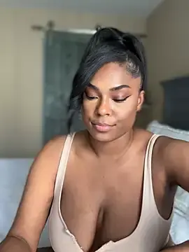 Stripchat Live Porn of CandyLuxxxx