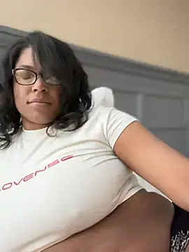 Stripchat Free Live Porn of CandyLuxxxx
