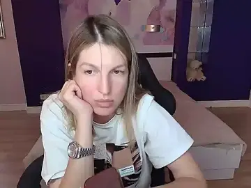 Stripchat Adult Webcams of EmilyWalkeri