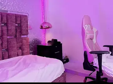 Stripchat Sex Cam of LunaPleasure