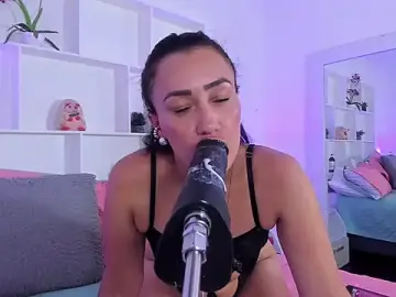 Stripchat Watch Live Sex Cams of Jenifer_Diaz