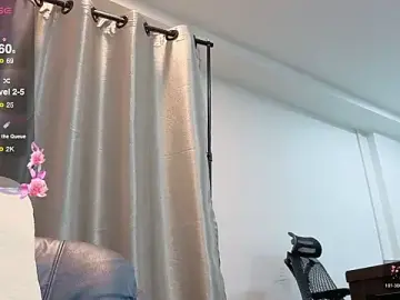 Stripchat Free Porn Cam of mini_unicorn