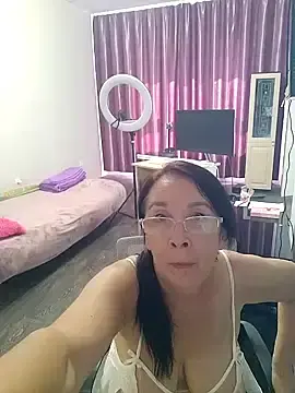Stripchat Adult Webcam of Celine_Faer1