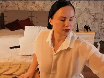 Stripchat Free Porn Cam of Juliamills