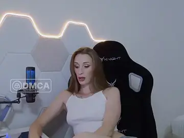 Stripchat Live Sex Cam of SkyqueenI
