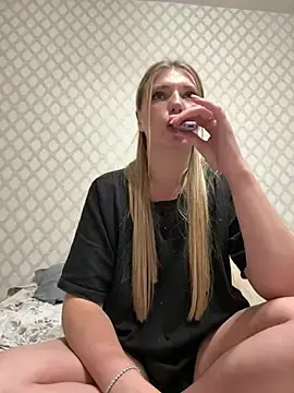 Stripchat Free Porn Cam of adel_secret