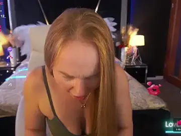 Stripchat Free Live Porn of MiaRedFox
